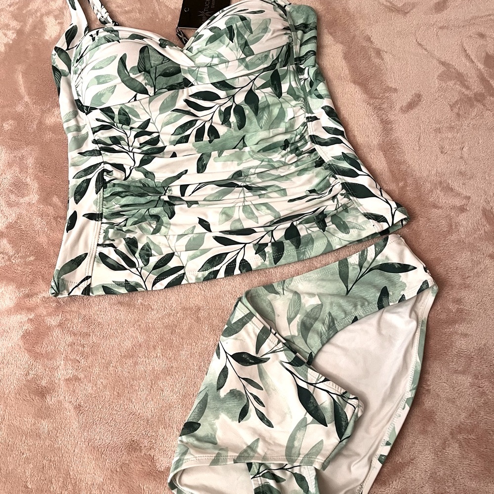 New NipTuck Oasis Green Joanne 2 piece Swimsuit; multi feed cup